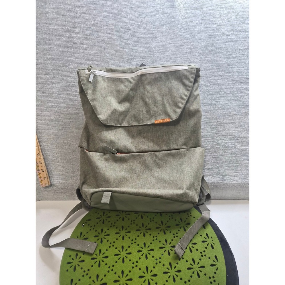 Doterra Travel Backpack Womens Green Adjustable Shoulder Straps Inner Pockets